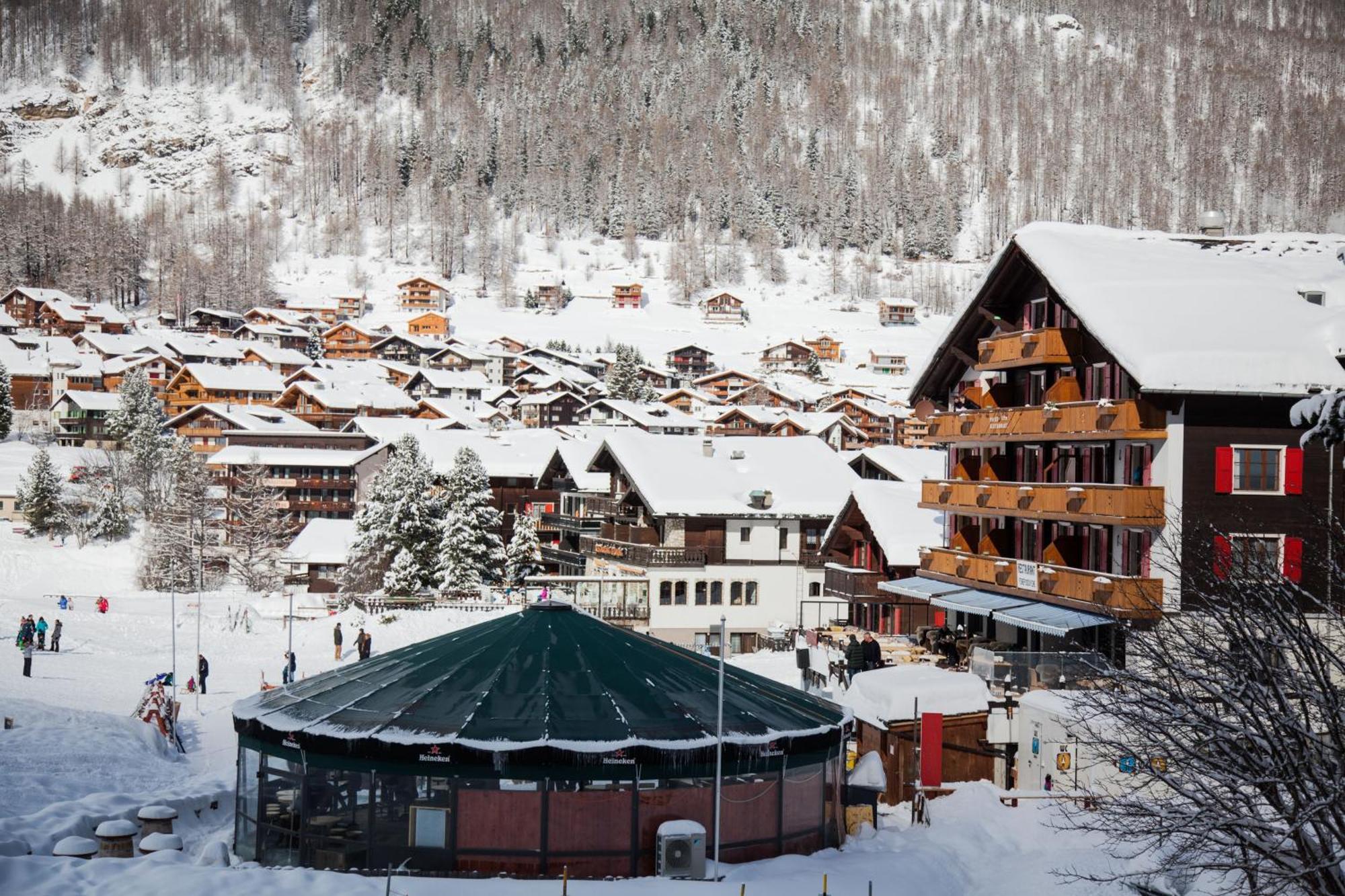 Hotel The Larix Ski-In Ski-Out Saas Fee Kültér fotó