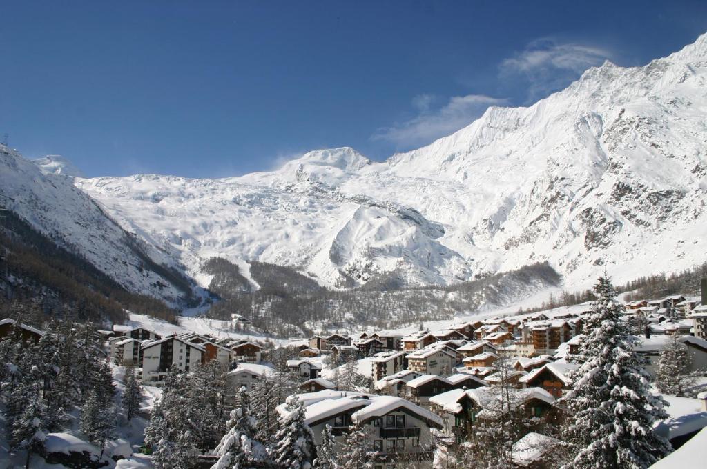 Hotel The Larix Ski-In Ski-Out Saas Fee Kültér fotó